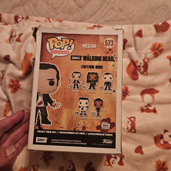 The Walking Dead Negan Pop! Vinyl Figure - Picture 3 of 4